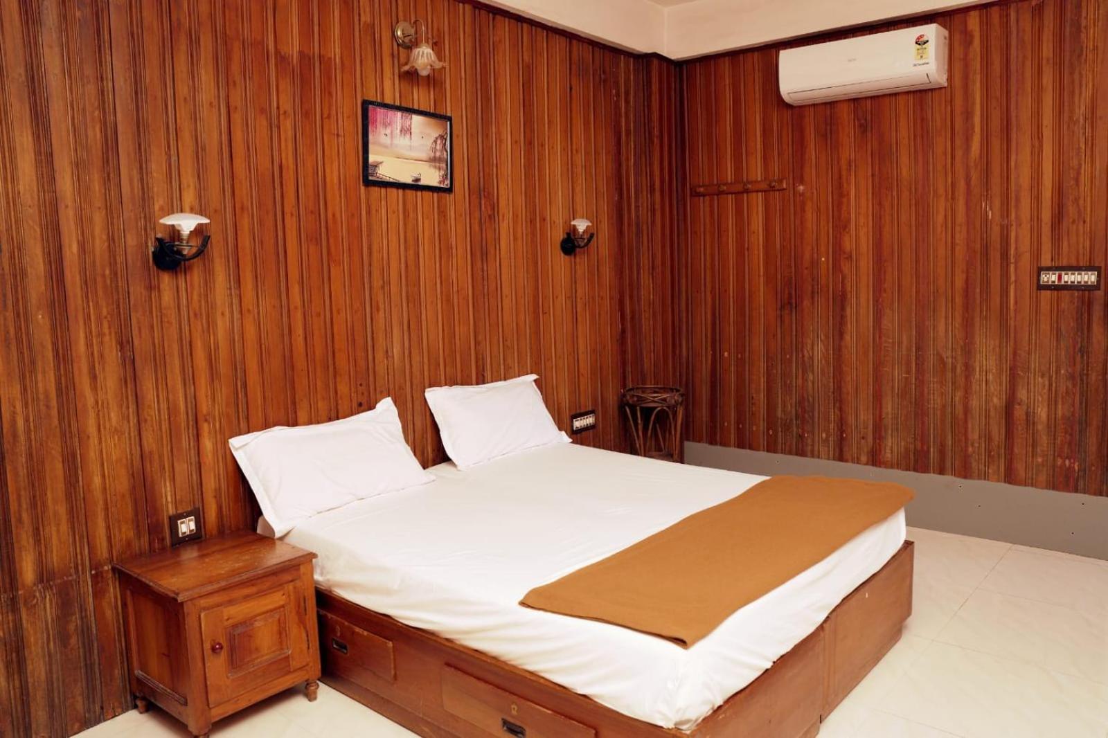 Dolphin Residency Hotell Thekkady Exteriör bild