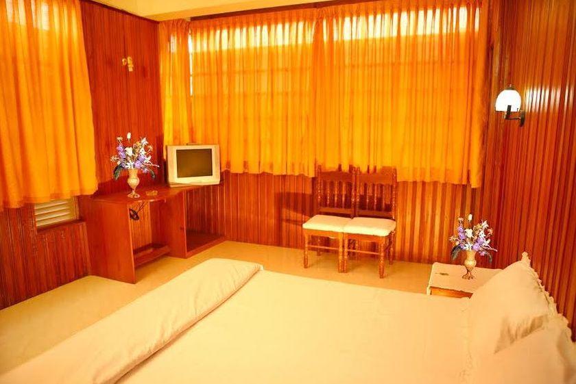 Dolphin Residency Hotell Thekkady Exteriör bild