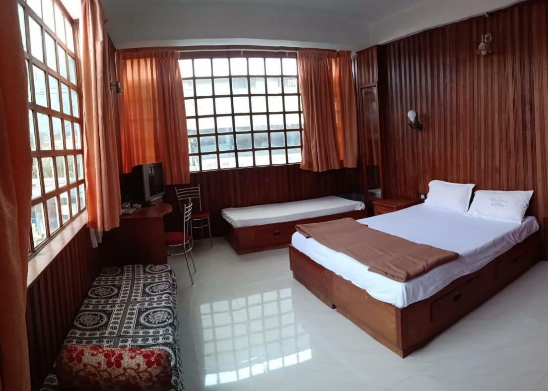 Dolphin Residency Hotell Thekkady Exteriör bild