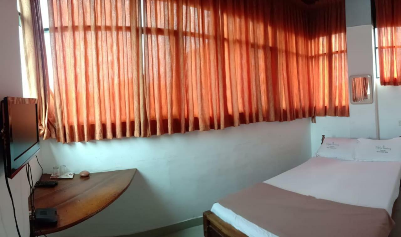 Dolphin Residency Hotell Thekkady Exteriör bild